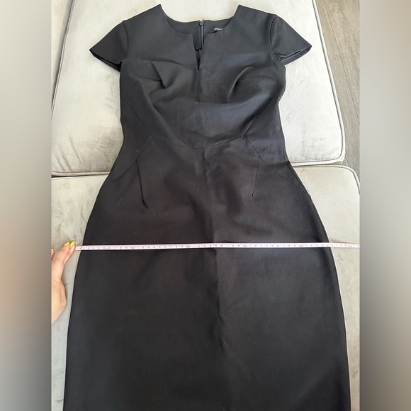 Banana republic little black sheath dress with cap sleeves, size 2 - Picture 11 of 12